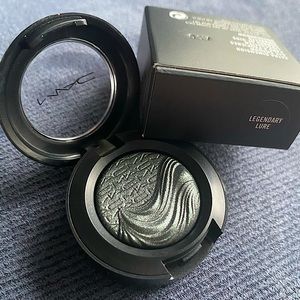 Legendary Lure eyeshadow - MAC